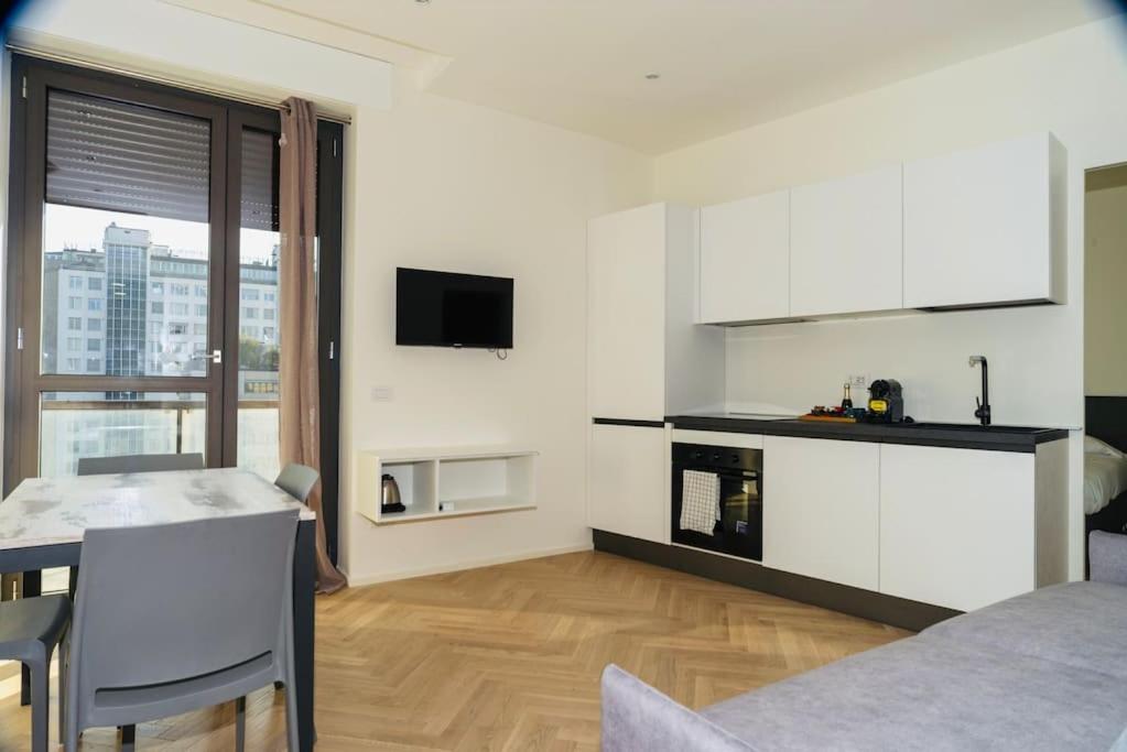Sky View -Porta Nuova- Appartamento 7 Con Terrazzo Milan Luaran gambar